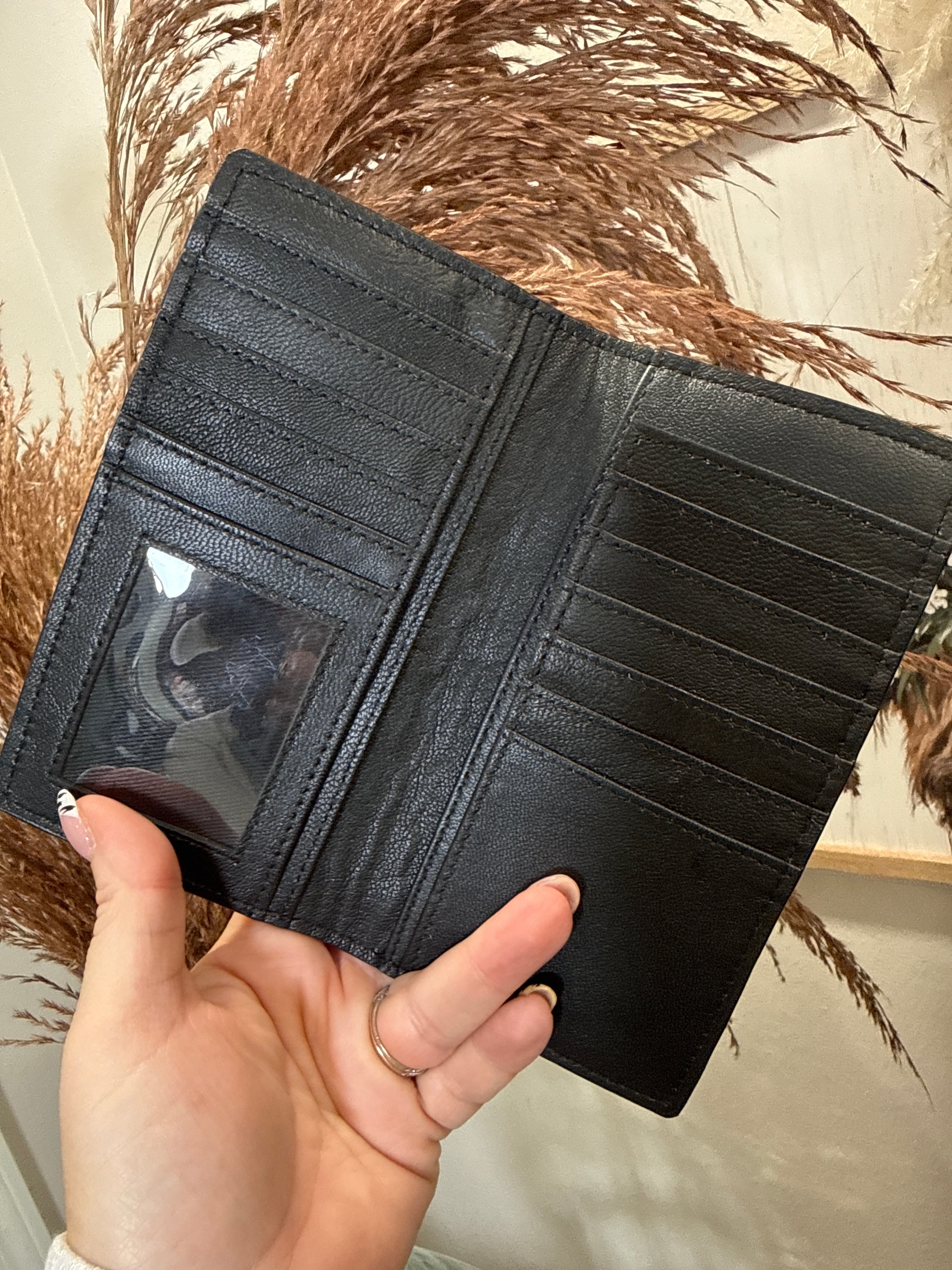 Tooled Leather Men’S Wallet