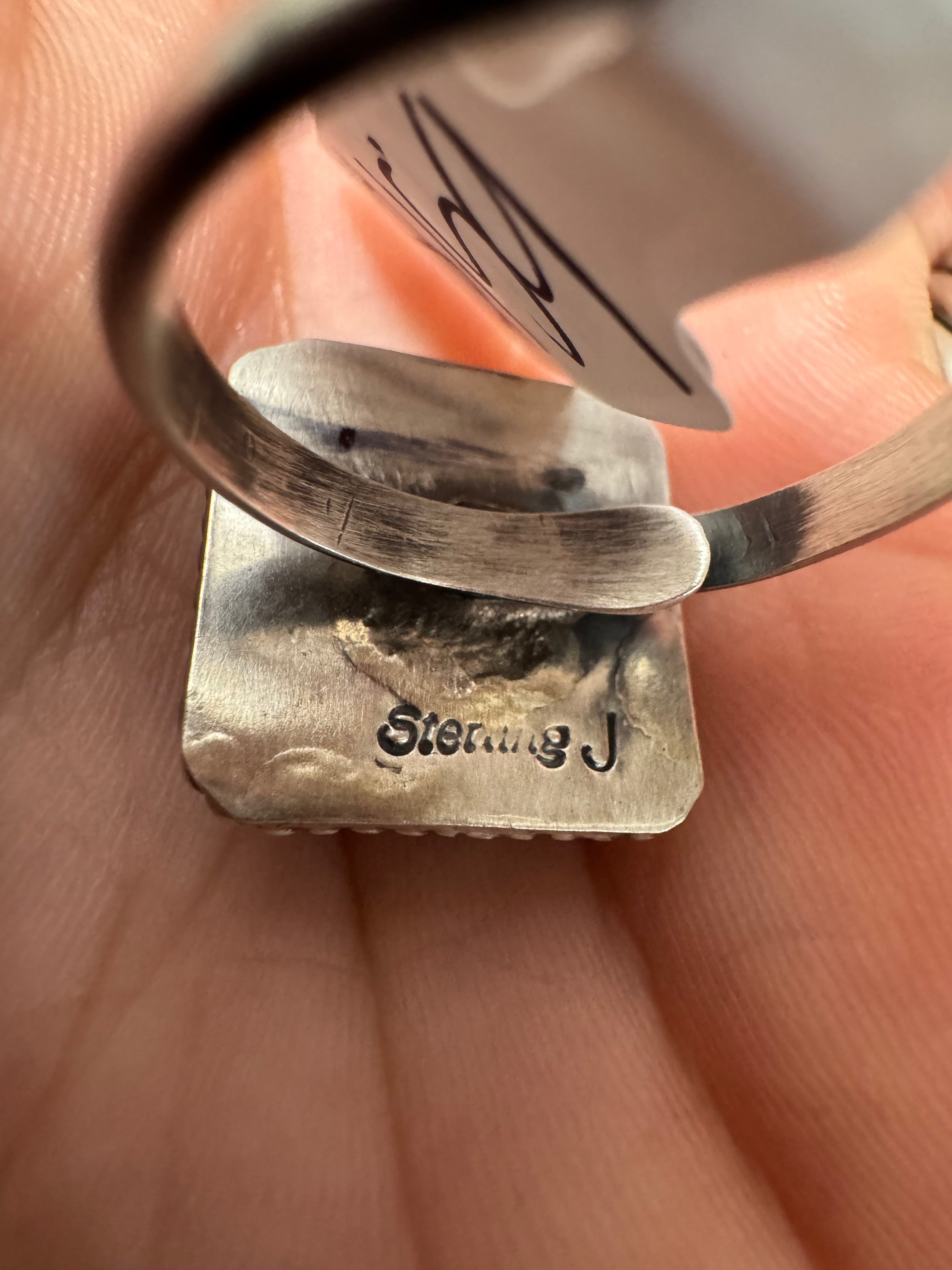 Kingman Square Bar Ring – Stamped J